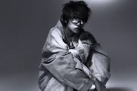 LIRIK LAGU WARREN HUE - BOY OF THE YEAR